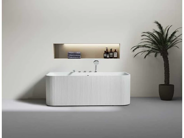 Opbouw acryl design bad met kraanwerk - mat wit of glans wit keuze - afbeelding 2 van  4