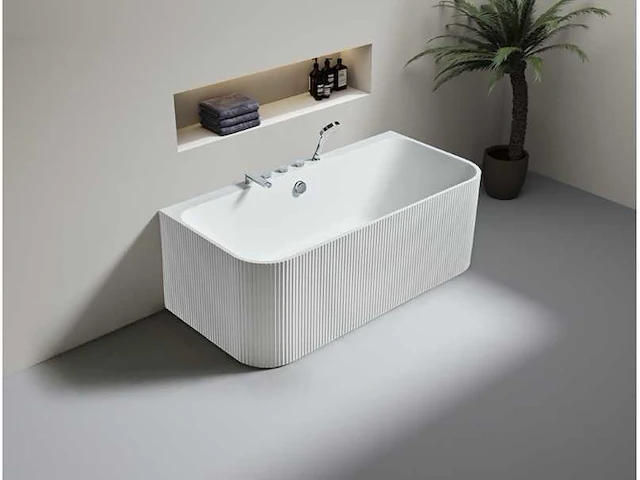 Opbouw acryl design bad met kraanwerk - mat wit of glans wit keuze - afbeelding 1 van  4