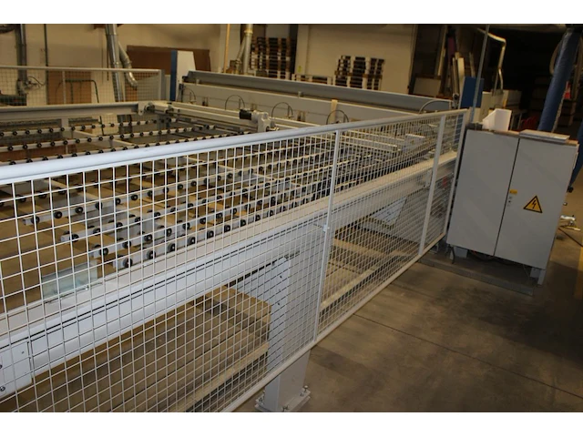 Opdeelzaag mayer ps 9z. bouwjaar 2007. machinenummer 0-131-00-5958 maximale werkbreedte 420 cm. voorzien va... - afbeelding 3 van  10