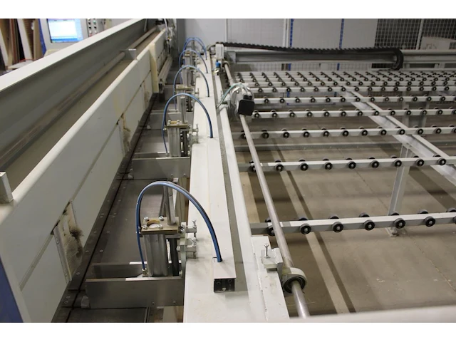 Opdeelzaag mayer ps 9z. bouwjaar 2007. machinenummer 0-131-00-5958 maximale werkbreedte 420 cm. voorzien va... - afbeelding 5 van  10