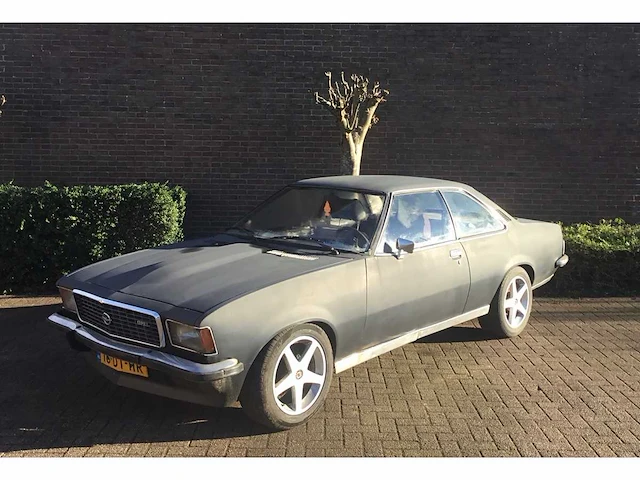 Opel - 1974 - commodore - 2500 s coupé - 16-dt-hr - afbeelding 1 van  19