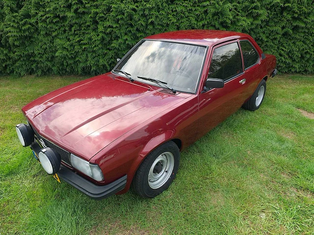 Opel - 1982 - ascona - b - 19n - personenauto - oldtimer - afbeelding 1 van  26