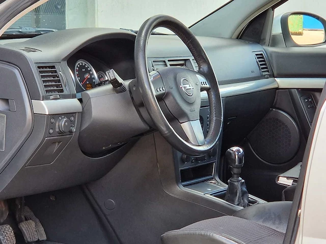 Opel - 2003 - vectra gts - 1.8-16v elegance - 01-ll-xr - afbeelding 10 van  25