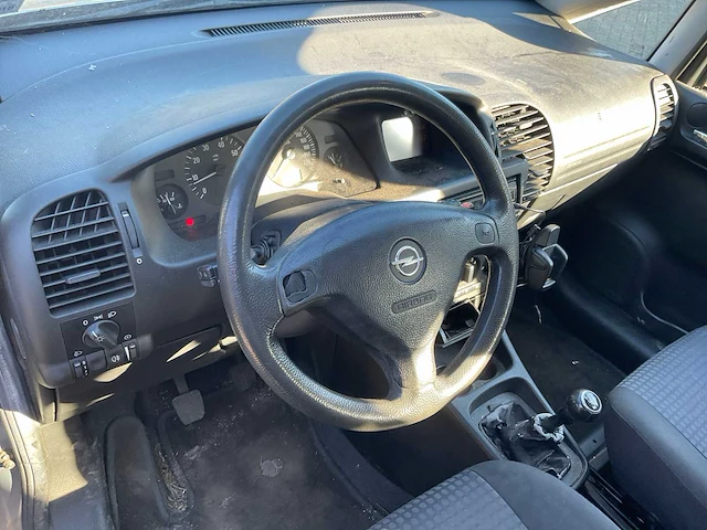 Opel - 2003 - zafira - 7 persoons - 09-nn-gk - afbeelding 18 van  35