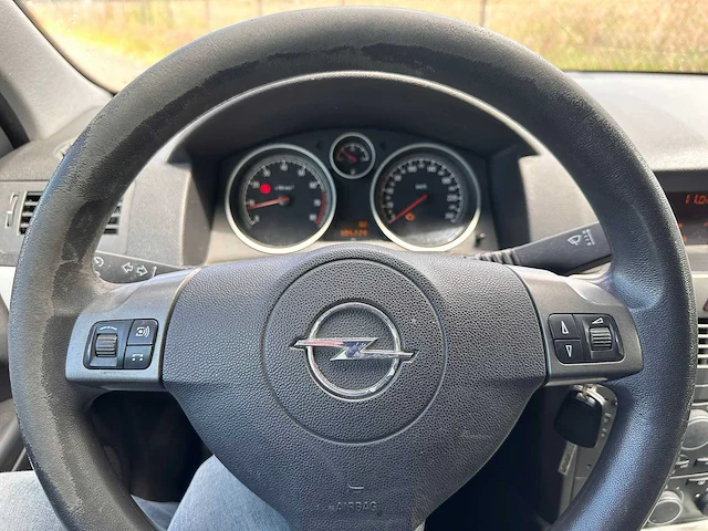 Opel - 2006 - astra gtc - 1.6 edition - 21-th-bl - afbeelding 3 van  18