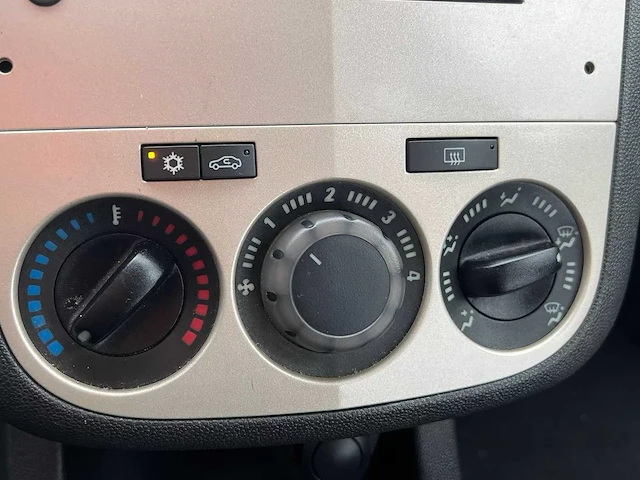 Opel - 2008 - corsa - 1.4-16v enjoy - 37-gfs-2 - afbeelding 4 van  16