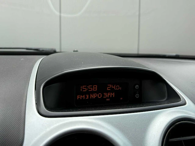 Opel - 2009 - corsa - 1.4-16v enjoy - 76-hnn-8 - afbeelding 5 van  18