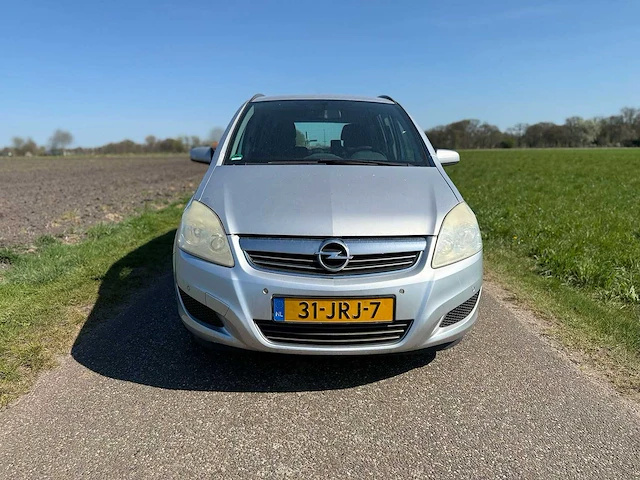 Opel - 2009 - zafira - 1.8 business - 31-jrj-7 - afbeelding 10 van  11