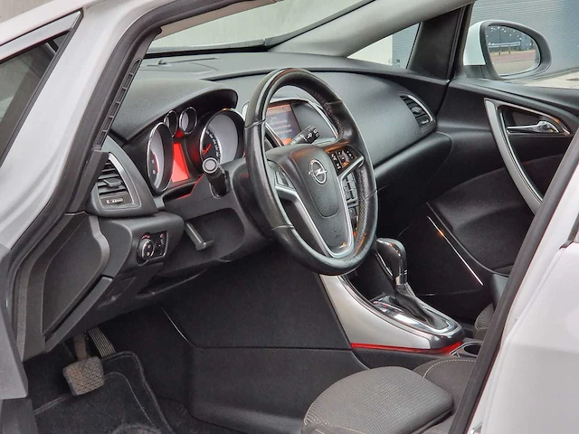 Opel - 2010 - astra - 1.6 turbo cosmo - 25-nsj-8 - automaat - afbeelding 3 van  26