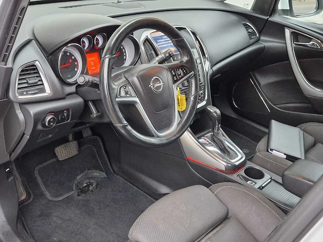 Opel - 2010 - astra - 1.6 turbo cosmo - 25-nsj-8 - automaat - afbeelding 4 van  26