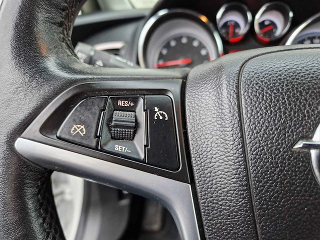 Opel - 2010 - astra - 1.6 turbo cosmo - 25-nsj-8 - automaat - afbeelding 7 van  26