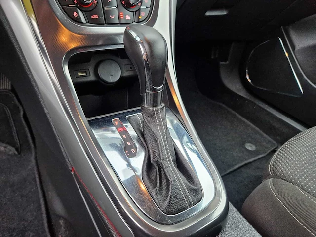Opel - 2010 - astra - 1.6 turbo cosmo - 25-nsj-8 - automaat - afbeelding 13 van  26