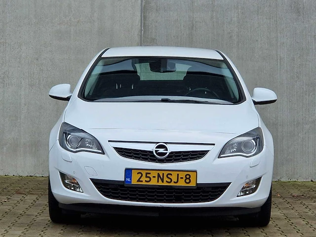 Opel - 2010 - astra - 1.6 turbo cosmo - 25-nsj-8 - automaat - afbeelding 12 van  26