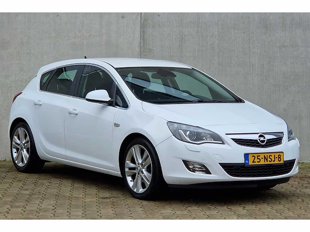 Opel - 2010 - astra - 1.6 turbo cosmo - 25-nsj-8 - automaat - afbeelding 20 van  26