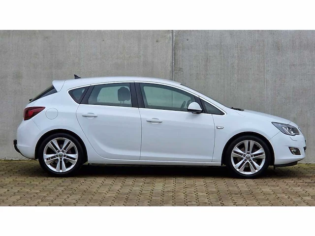 Opel - 2010 - astra - 1.6 turbo cosmo - 25-nsj-8 - automaat - afbeelding 21 van  26