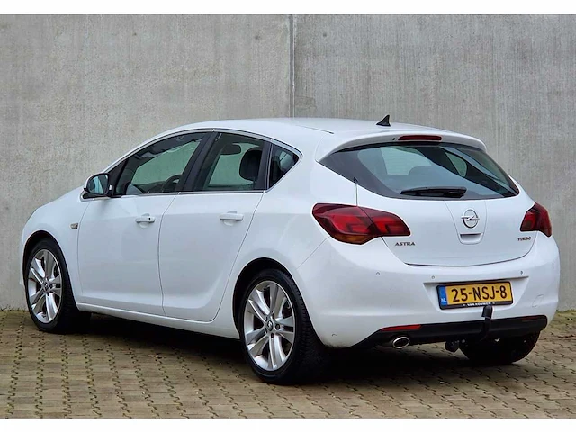 Opel - 2010 - astra - 1.6 turbo cosmo - 25-nsj-8 - automaat - afbeelding 24 van  26