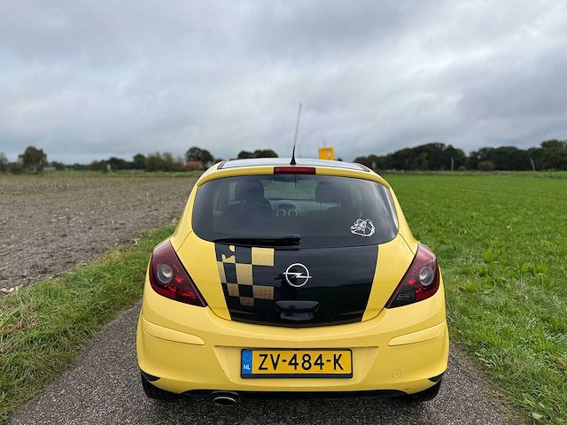 Opel - 2010 - corsa - 1.4-16v cosmo - zv-484-k - afbeelding 13 van  15