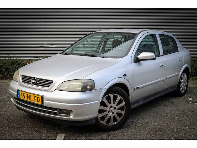 Opel - astra - 1.6-16v sport ed.ii 49-nl-fd - afbeelding 1 van  17