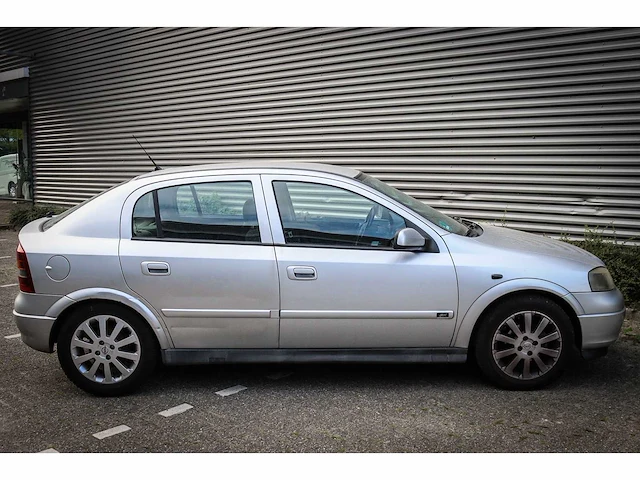 Opel - astra - 1.6-16v sport ed.ii 49-nl-fd - afbeelding 10 van  17