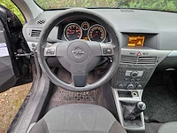 Opel - astra - 1.6 enjoy - 38-pn-zf - 2004 - nap - afbeelding 3 van  18