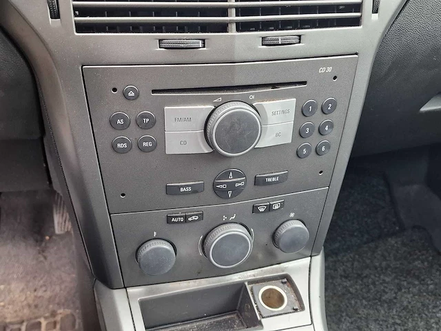 Opel - astra - 1.6 enjoy - 38-pn-zf - 2004 - nap - afbeelding 6 van  18