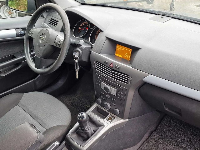 Opel - astra - 1.6 enjoy - 38-pn-zf - 2004 - nap - afbeelding 8 van  18
