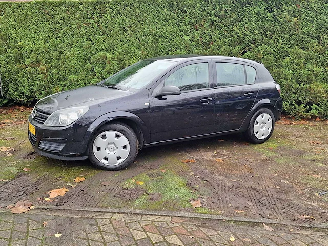 Opel - astra - 1.6 enjoy - 38-pn-zf - 2004 - nap - afbeelding 12 van  18
