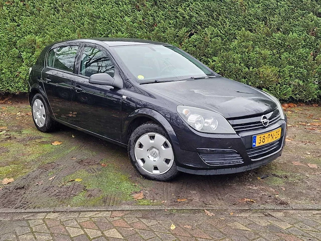 Opel - astra - 1.6 enjoy - 38-pn-zf - 2004 - nap - afbeelding 15 van  18