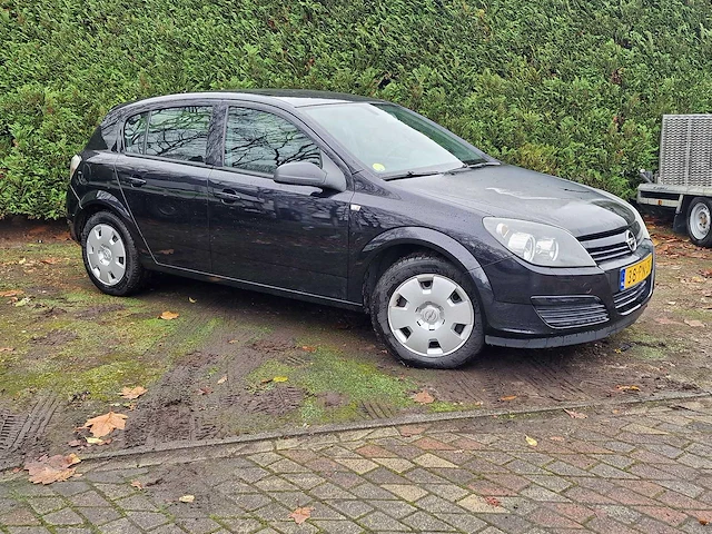 Opel - astra - 1.6 enjoy - 38-pn-zf - 2004 - nap - afbeelding 16 van  18