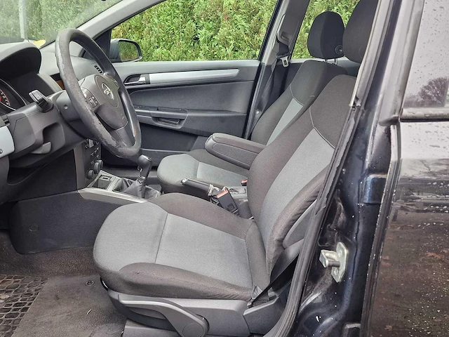 Opel - astra - 1.6 enjoy - 38-pn-zf - 2004 - nap - afbeelding 18 van  18