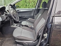 Opel - astra - 1.6 enjoy - 38-pn-zf - 2004 - nap - afbeelding 18 van  18