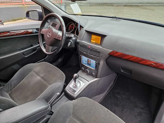 Opel - astra - 1.6 essentia - 94-xrp-7 - 2004 - afbeelding 9 van  20