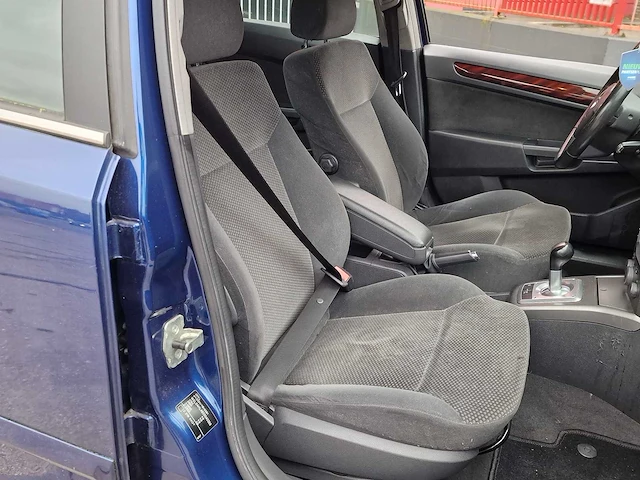 Opel - astra - 1.6 essentia - 94-xrp-7 - 2004 - afbeelding 10 van  20