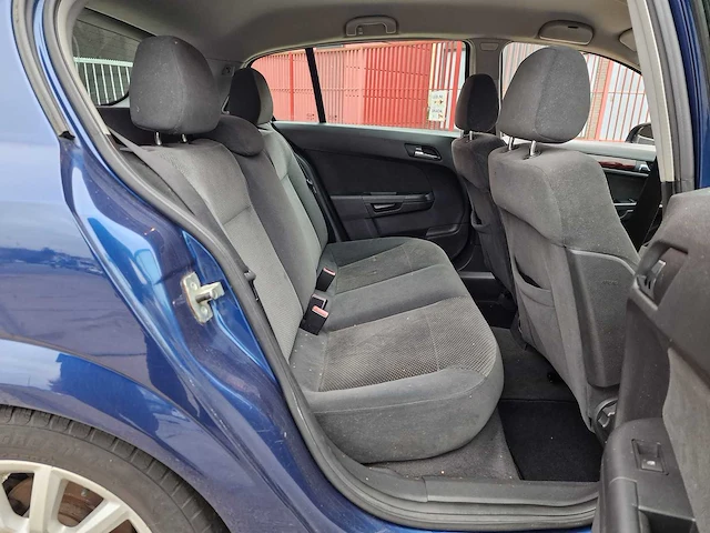 Opel - astra - 1.6 essentia - 94-xrp-7 - 2004 - afbeelding 11 van  20