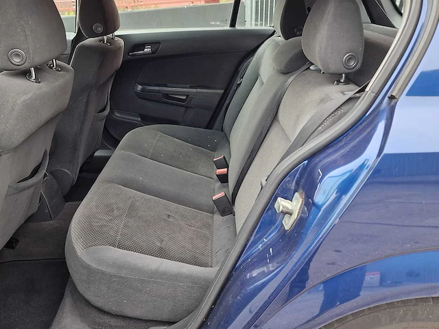 Opel - astra - 1.6 essentia - 94-xrp-7 - 2004 - afbeelding 13 van  20