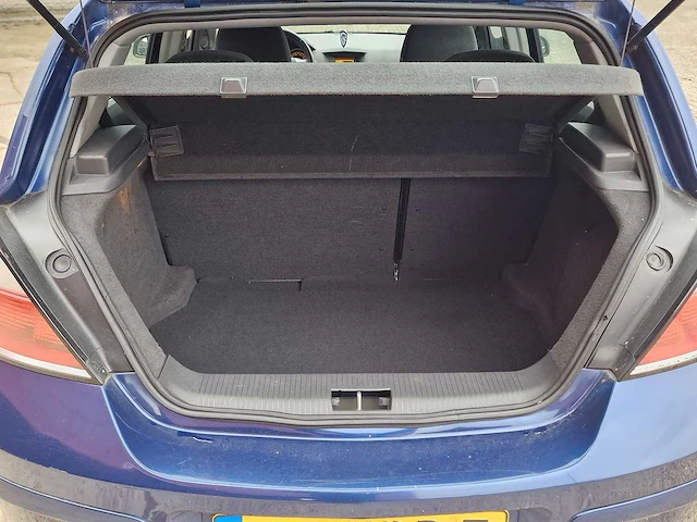 Opel - astra - 1.6 essentia - 94-xrp-7 - 2004 - afbeelding 17 van  20