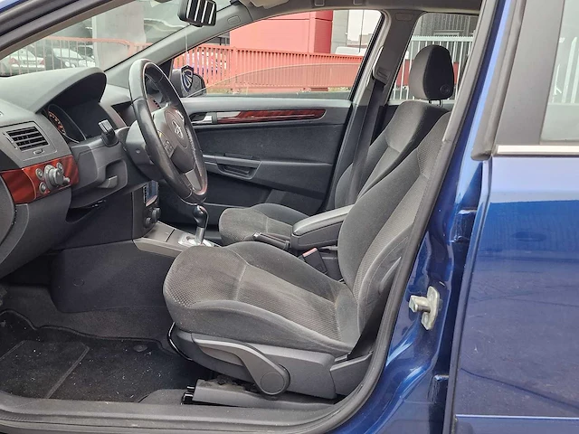 Opel - astra - 1.6 essentia - 94-xrp-7 - 2004 - afbeelding 18 van  20