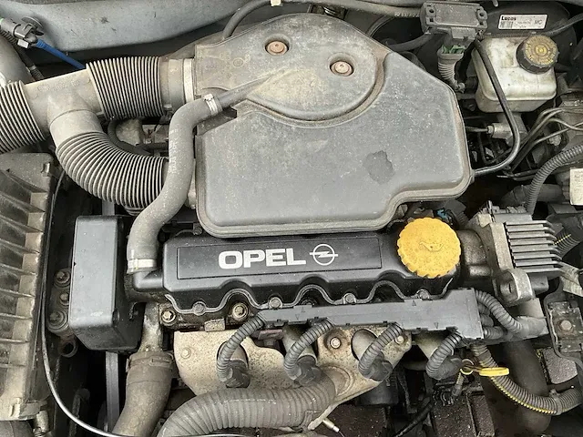 Opel - astra - 1.6 pearl - personenauto - 2000 - afbeelding 31 van  38