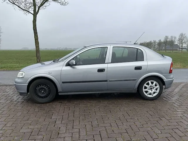 Opel - astra - 1.6 pearl - personenauto - 2000 - afbeelding 34 van  38