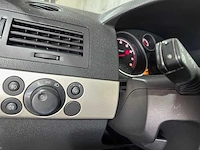 Opel - astra gtc - 1.4 temptation - 64-zd-ns - afbeelding 13 van  20
