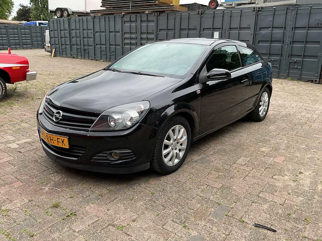 Opel - astra gtc - 2.0 t sport - personenauto - afbeelding 1 van  11