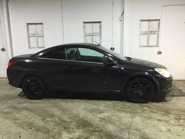 Opel - astra twintop - 1.8 automaat temptation - 75-xp-vv - afbeelding 19 van  22
