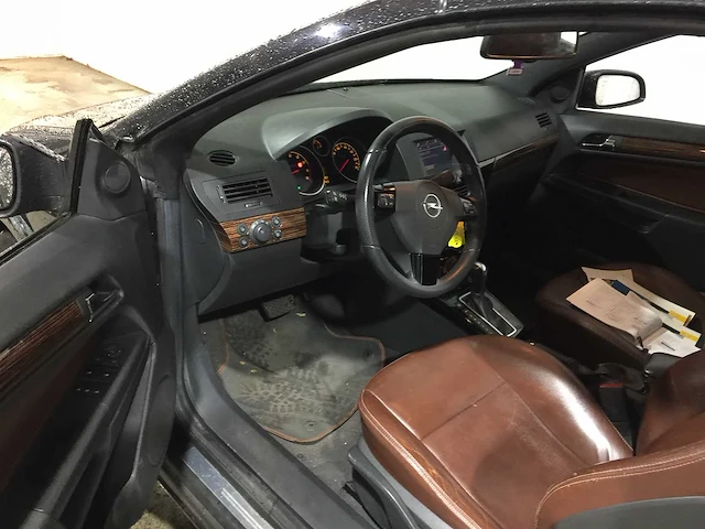 Opel - astra twintop - 1.8 automaat temptation - 75-xp-vv - afbeelding 22 van  22