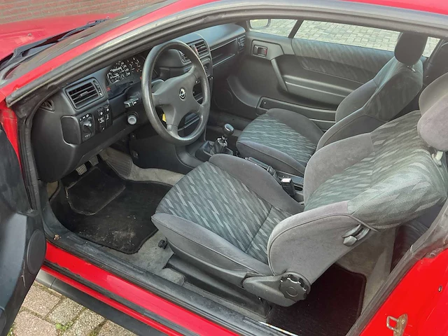 Opel - calibra - 2.0i - youngtimer > 15 - afbeelding 8 van  10