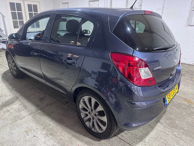 Opel - corsa - 1.2-16v 111 edition - 58-lgb-4 - afbeelding 13 van  19