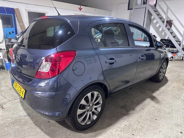 Opel - corsa - 1.2-16v 111 edition - 58-lgb-4 - afbeelding 15 van  19