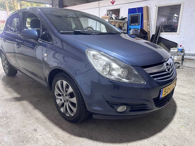 Opel - corsa - 1.2-16v 111 edition - 58-lgb-4 - afbeelding 16 van  19