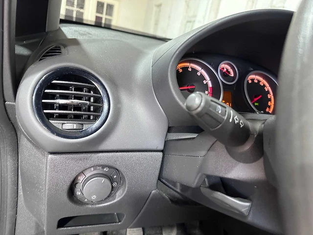 Opel - corsa - 1.2-16v enjoy - 82-xh-rv - afbeelding 5 van  19