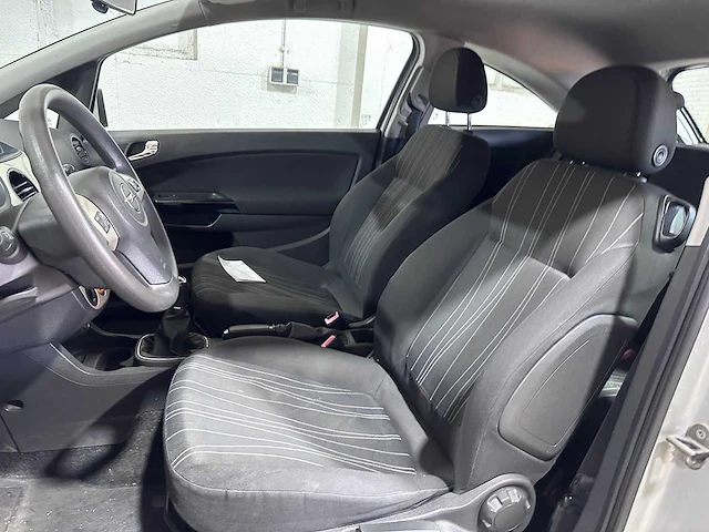 Opel - corsa - 1.2-16v enjoy - 82-xh-rv - afbeelding 8 van  19