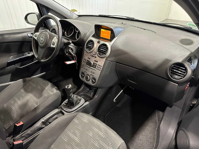 Opel - corsa - 1.2-16v rhythm t-354-nj - afbeelding 2 van  20
